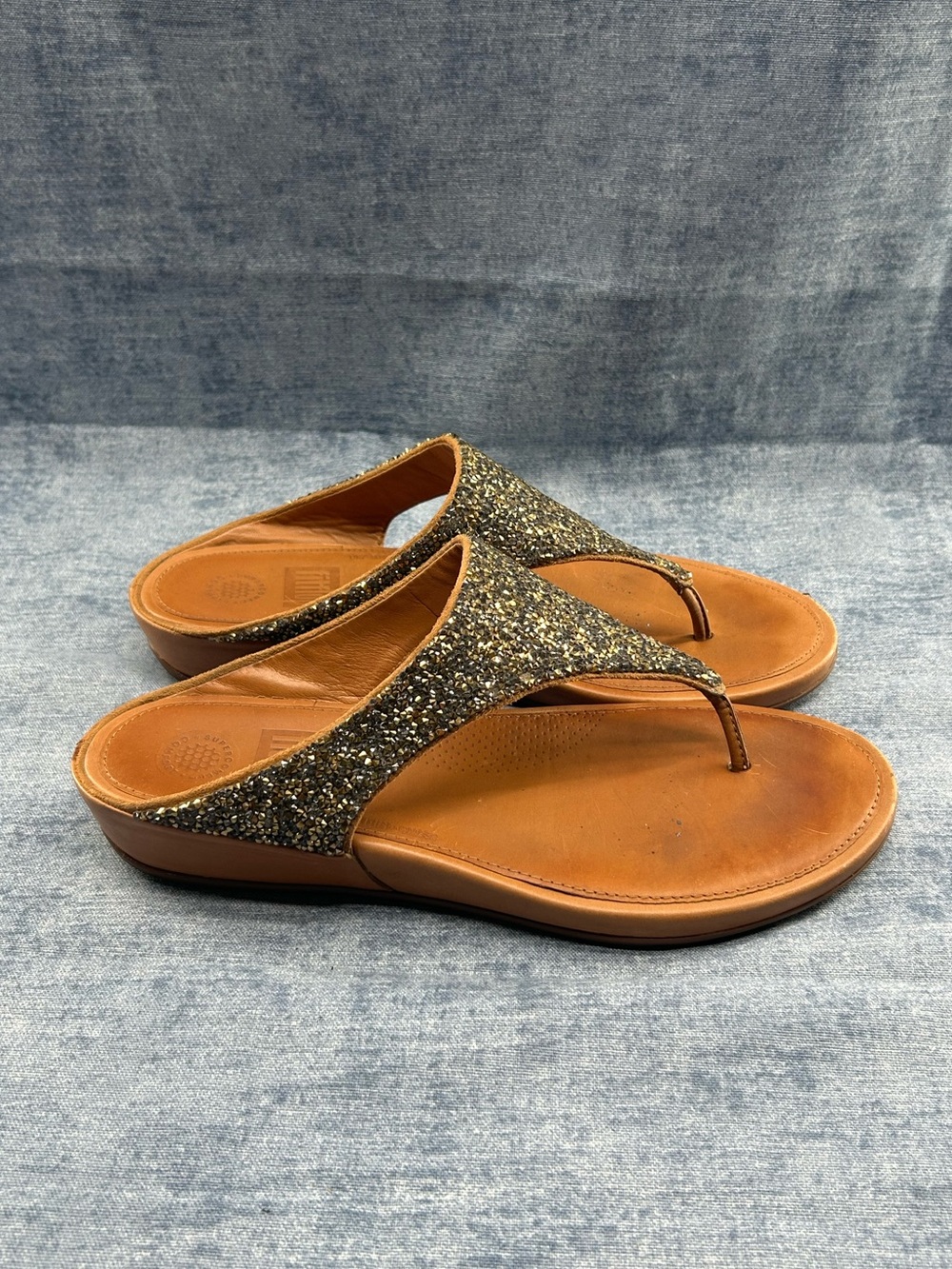 Fitflop banda Roxy thong sandals embellished sz 9US gold tan bling glam comfort